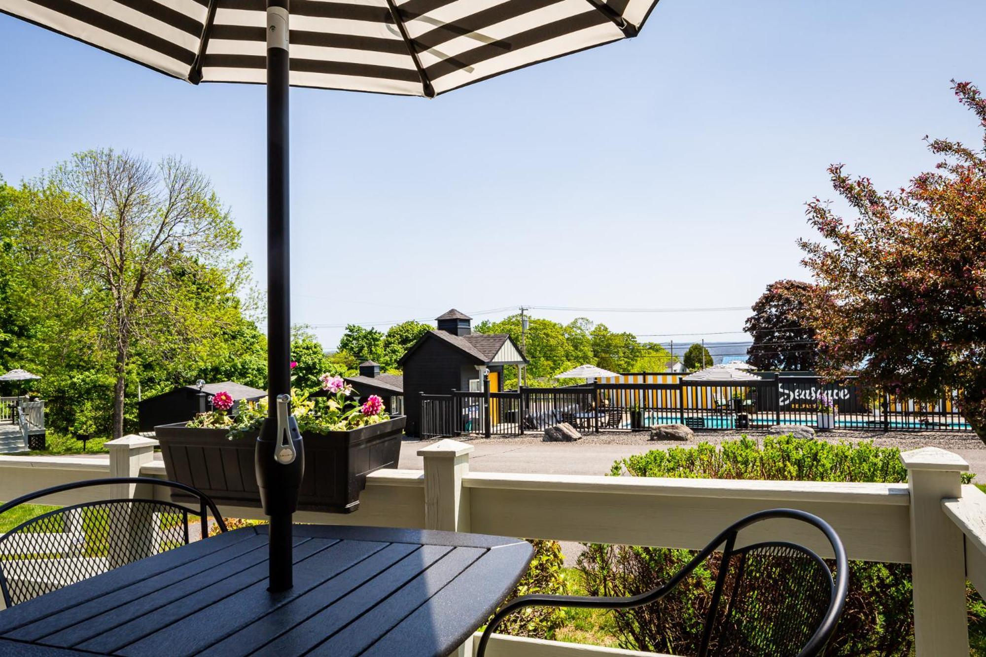 Seascape Motel & Cottages Belfast Bagian luar foto